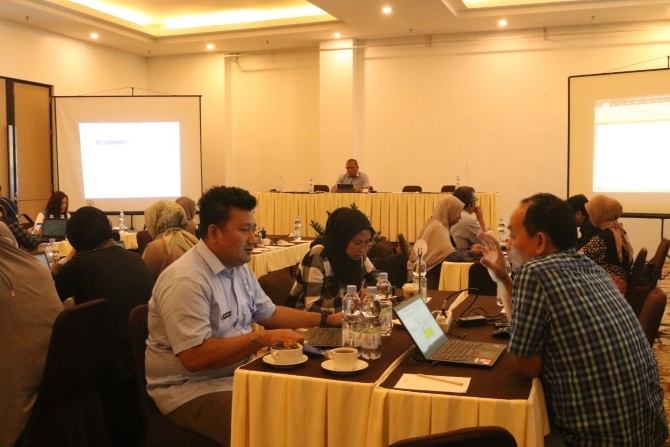 Kelompok-kelompok penyusunan dilanjutkan pada hari berikutnya