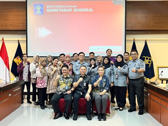 Peserta rapat Studi Banding Replika e - RB