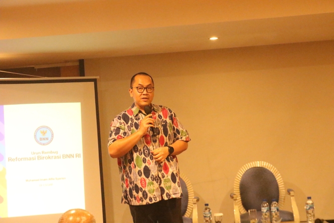 Paparan materi dari Narasumber Muhammad Imam Alfie Syarien, S.Sos., MPA (Tim Ahli Universitas Indonesia)