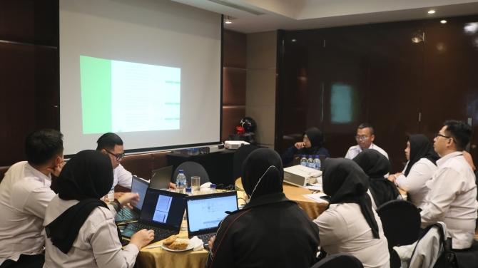 Diskusi di masing-masing kelompok